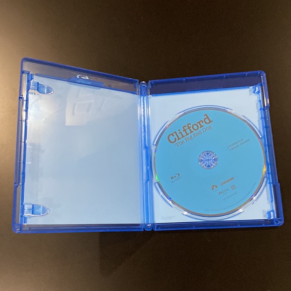 Clifford the Big Red Dog - Blu-ray - Picture 3 of 4